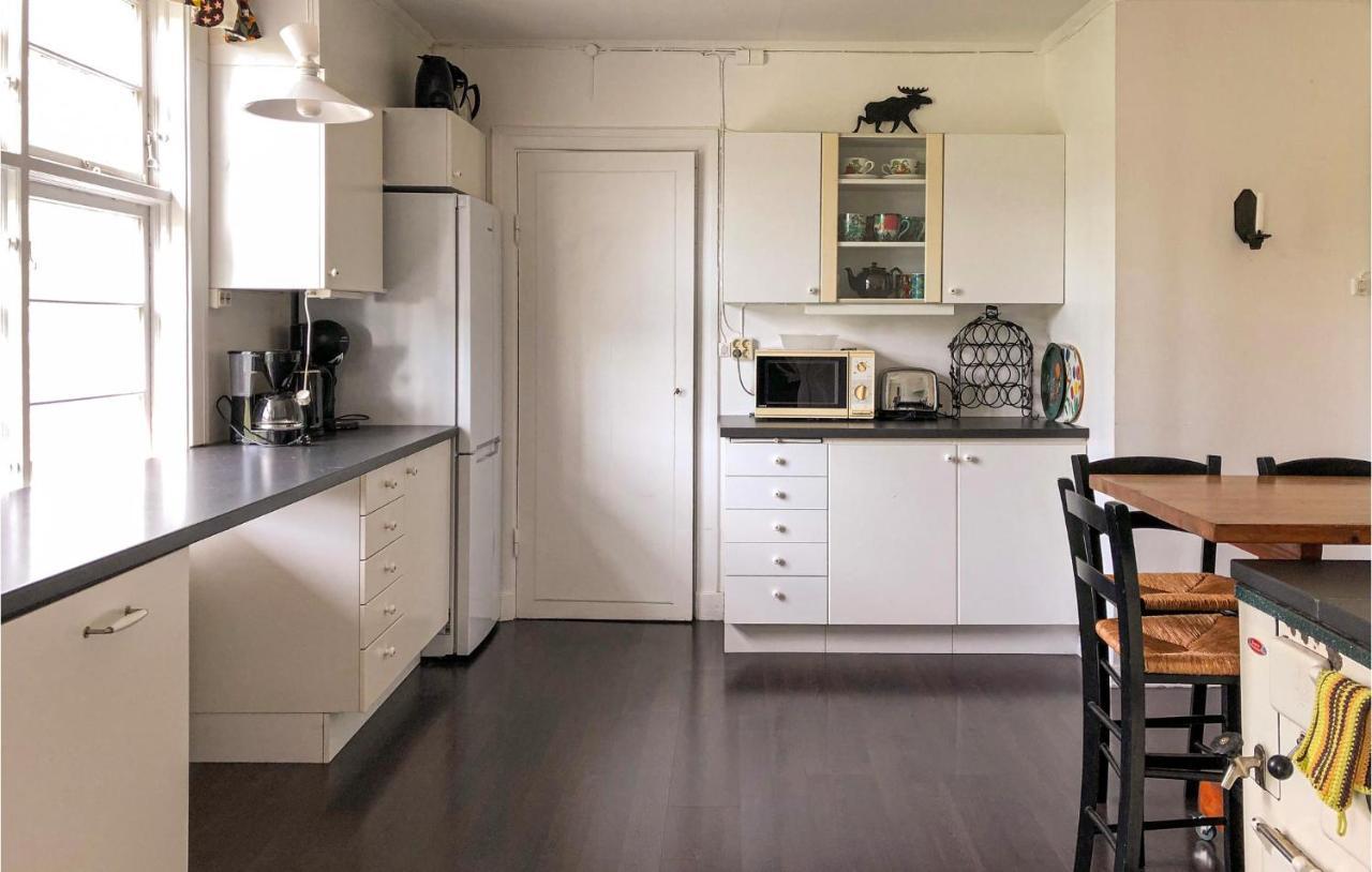 Nice Home In Mantorp With Kitchen Exterior foto